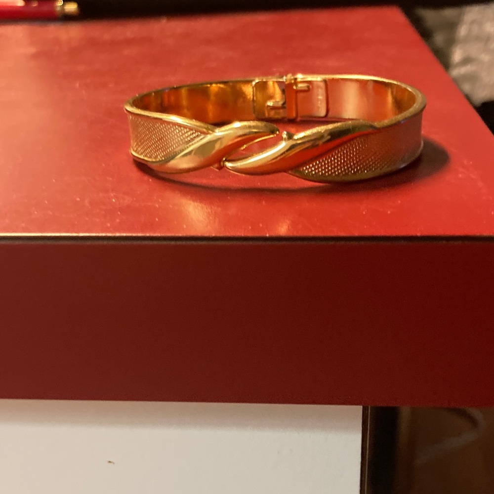 Monet Gold Twist Bracelet